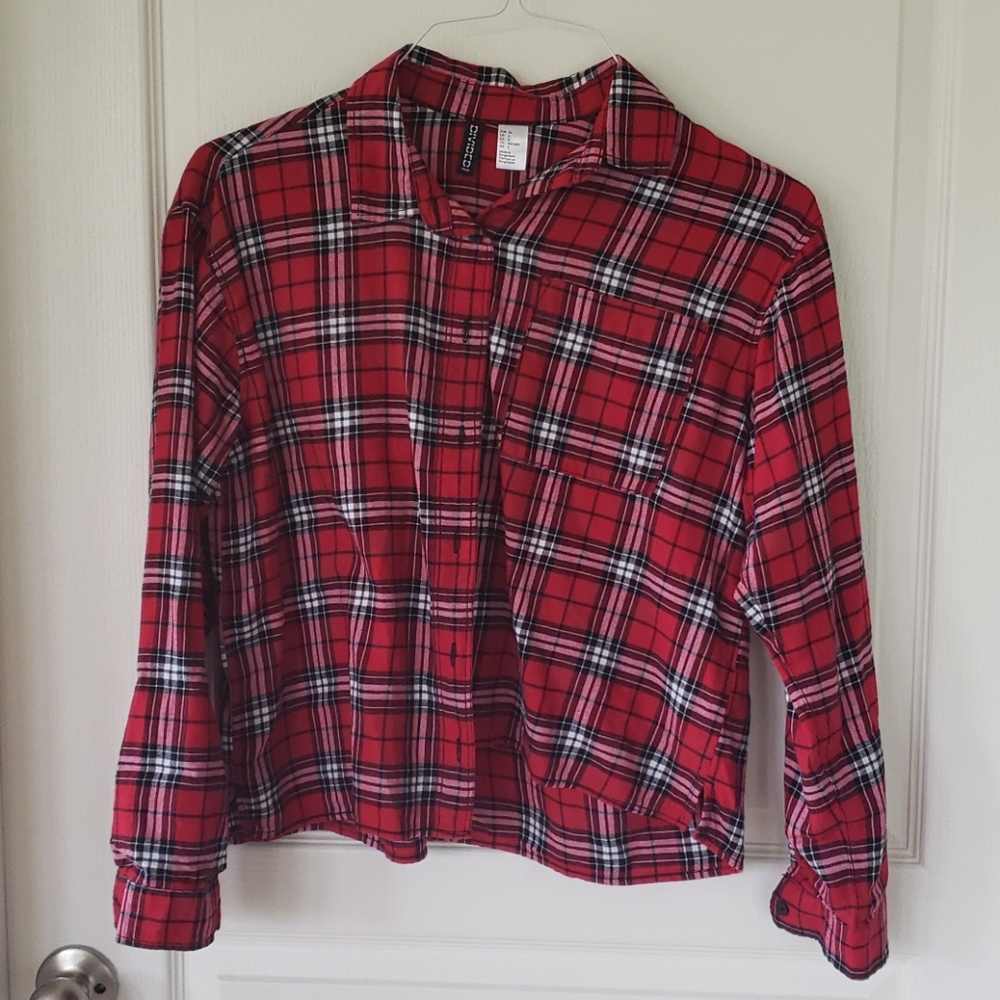 🌷🌷NWOT Red Flannel Crop🌷🌷